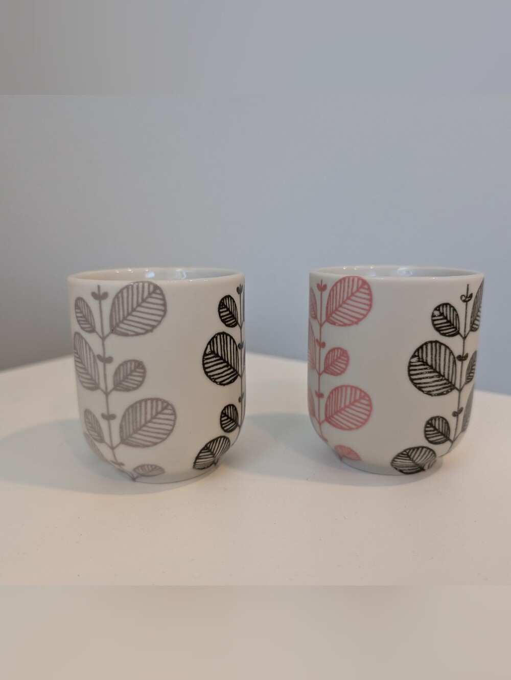 Set of 2 Ceramic Leaf Pattern Japanese Tea Cups